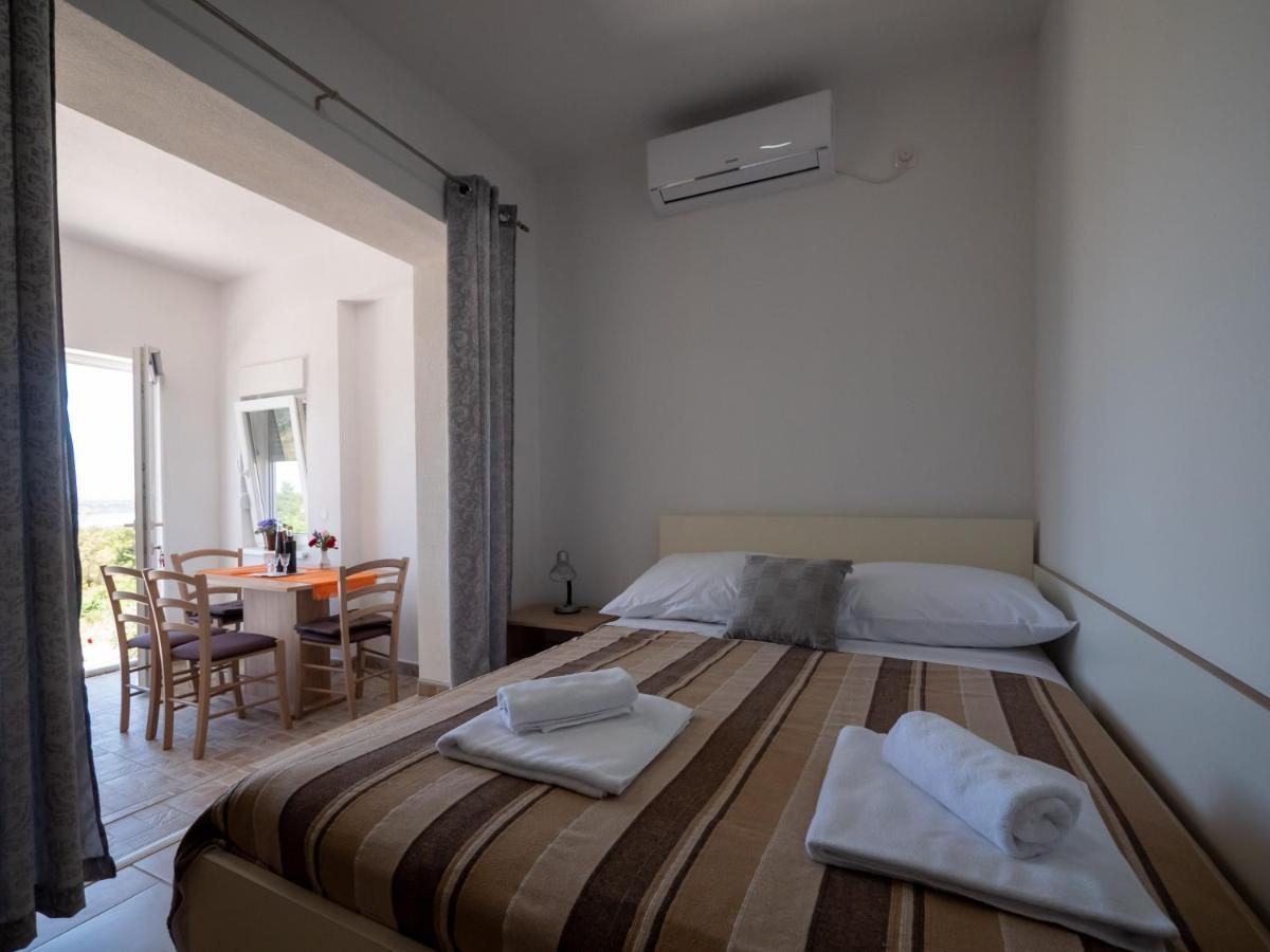 Apartments Tri Mora Ražanac 外观 照片