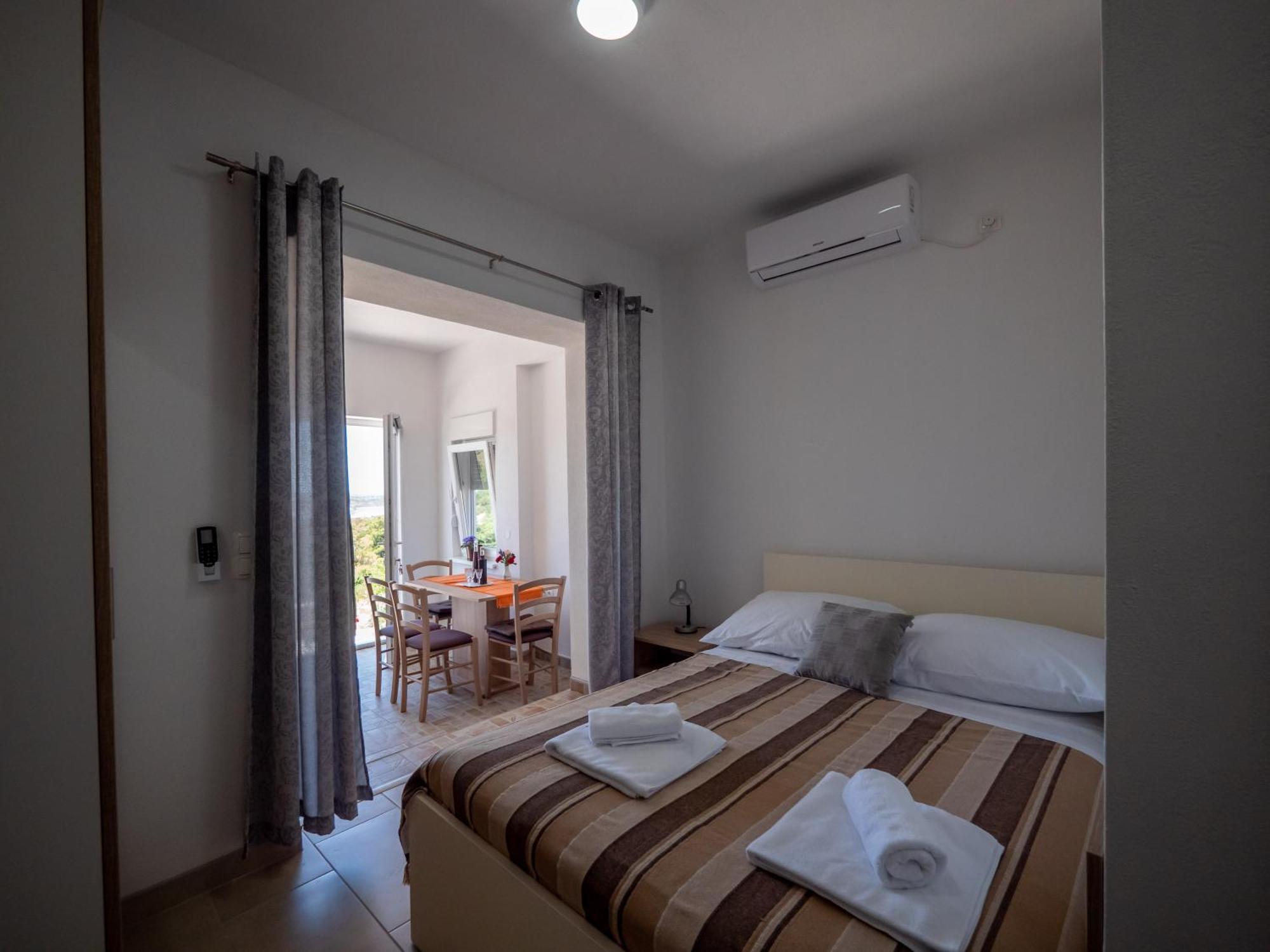 Apartments Tri Mora Ražanac 客房 照片