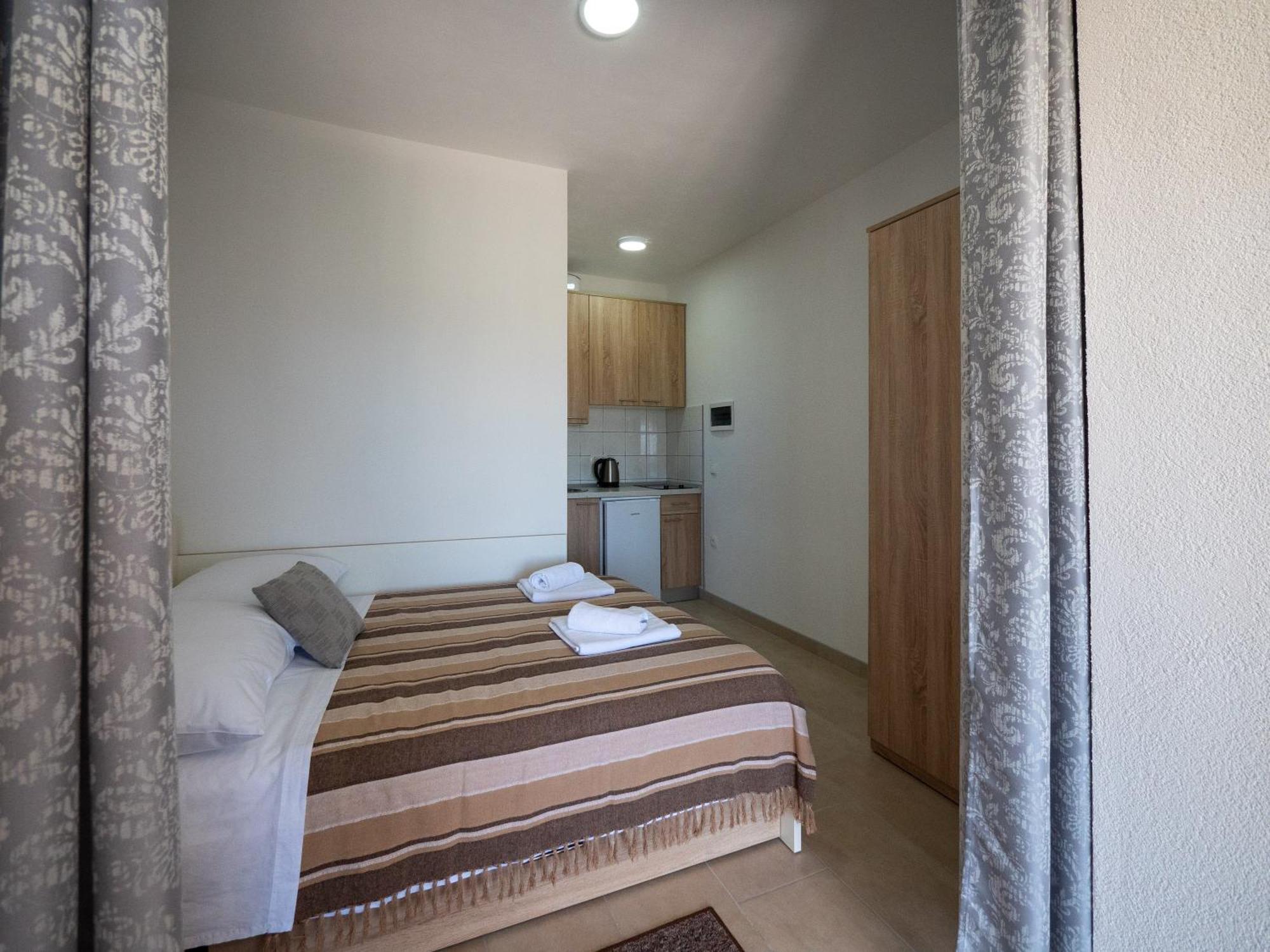 Apartments Tri Mora Ražanac 客房 照片