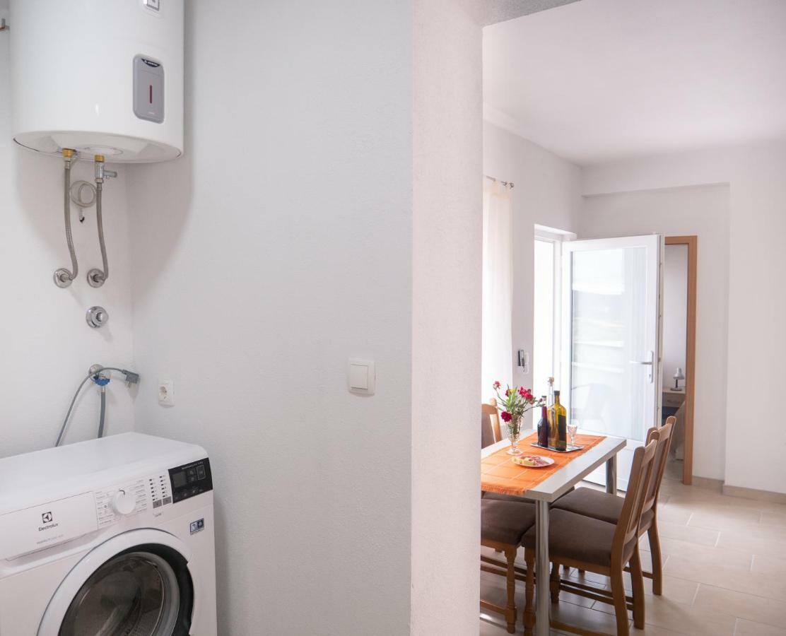 Apartments Tri Mora Ražanac 外观 照片