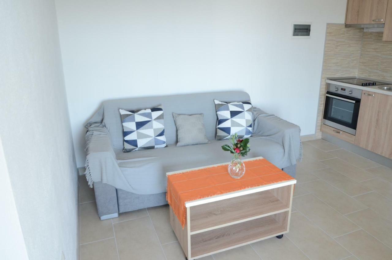 Apartments Tri Mora Ražanac 外观 照片