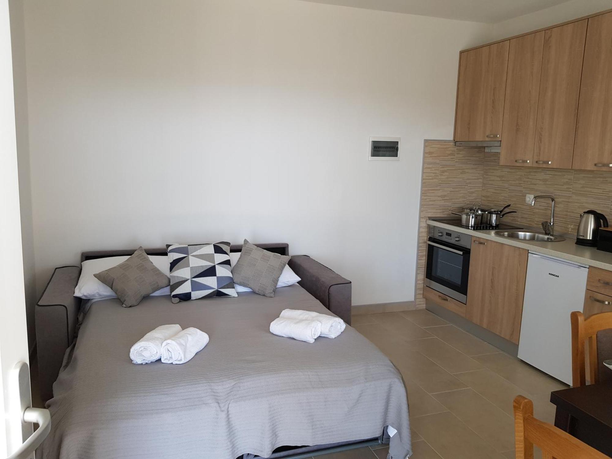 Apartments Tri Mora Ražanac 外观 照片