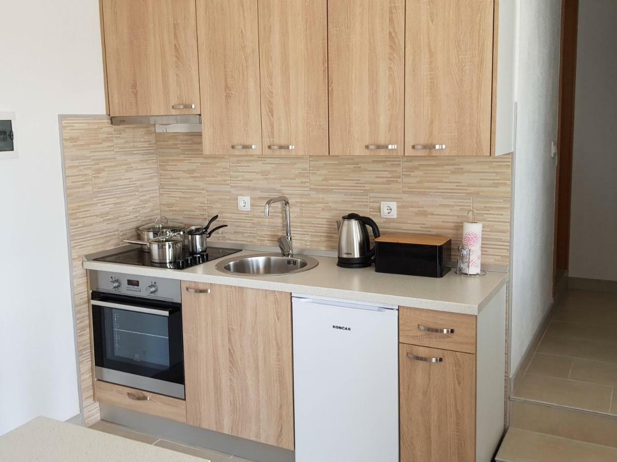 Apartments Tri Mora Ražanac 外观 照片
